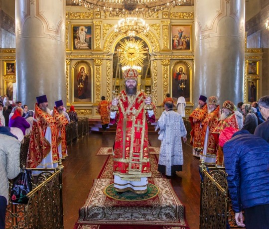 i11 сентября митрополит Тамбовский и Рассказовский Феодосий совершил Божественную литургию