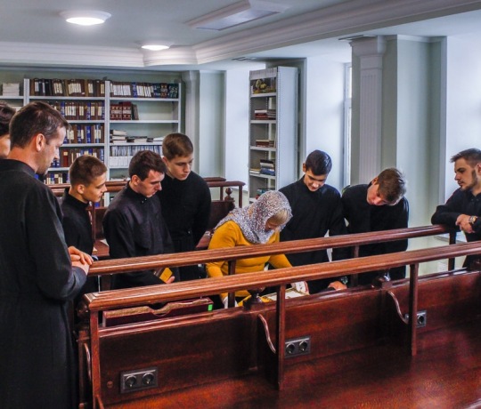 Студенты пропедевтического курса Тамбовской духовной семинарии посетили в семинарскую библиотеку