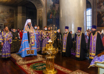 Митрополит Тамбовский и Рассказовский Феодосий совершил чин Воздвижения Креста