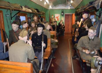 Студенты семинарии посетили передвижной музей Поезд Победы_14.10.2022
