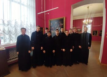 Студенты Тамбовской духовной семинарии посетили областную картинную галерею 14.10.22