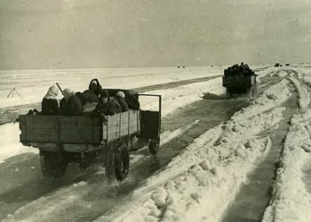 Дорога жизни по Ладожскому озеру 1941-42 гг.
