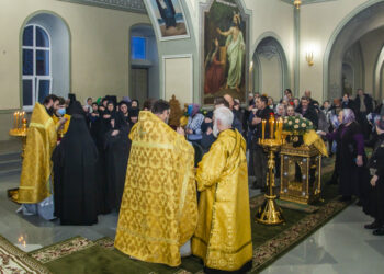 Божественная литургия в день памяти святого праведного Иоанна Кронштадтского в Вознесенском женском монастыре 2.01.2023