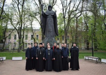 Преподаватели и студенты Тамбовской духовной семинарии прибыли в Калугу 26.04.23