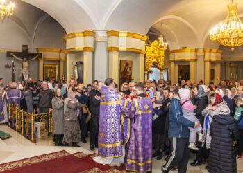 Митрополит Феодосий в Неделю 5-ю Великого поста совершил Божественную литургию в Спасо-Преображенском кафедральном соборе 2.04.2023