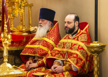 В Неделю 2-ю по Пасхе, апостола Фомы, митрополит Феодосий совершил Божественную литургию в Свято-Троицком храме
