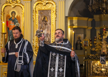 Завтра, 15 апреля, в нижнем храме Спасо-Преображенского кафедрального собора в 7.00 состоится архиерейское богослужение. 14.04.2023