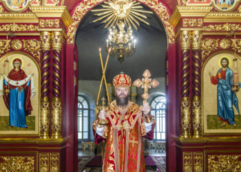 В праздник Рождества Иоанна Предтечи митрополит Феодосий совершил Божественную литургию в Иоанно-Предтеченском храме Казанского мужского монастыря