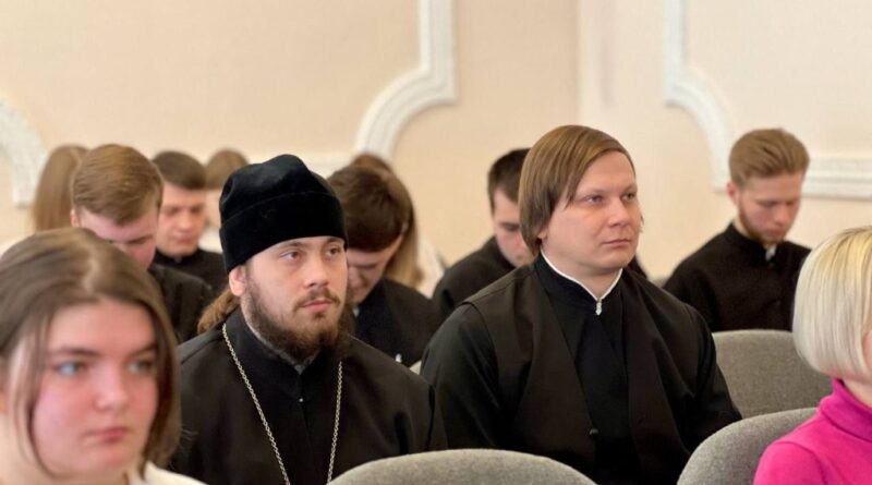 Студенты Тамбовской духовной семинарии приняли участие в XVI ежегодной студенческой конференции Смоленской семинарии: «ВЕРА И НАУКА»